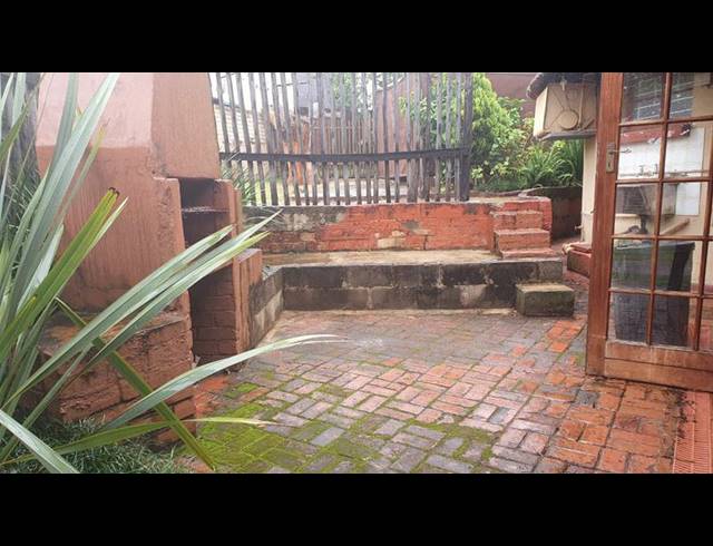 2 BEDROOM TOWNHOUSE FOR SALE IN WOODGRANGE
